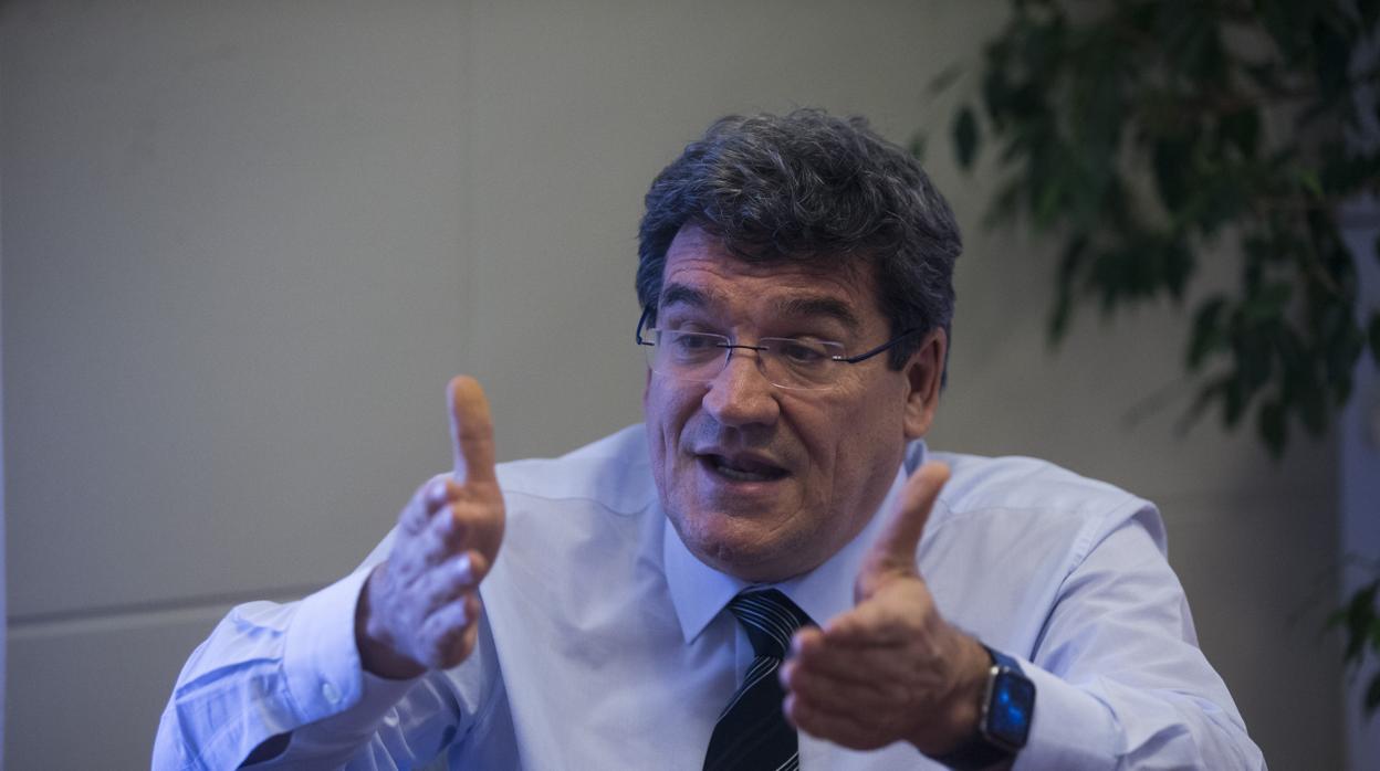 El ministro Escrivá, durante la entrevista con ABC