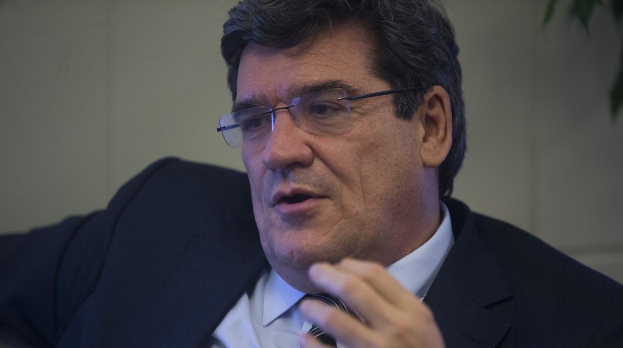 El ministro,durante la entrevista