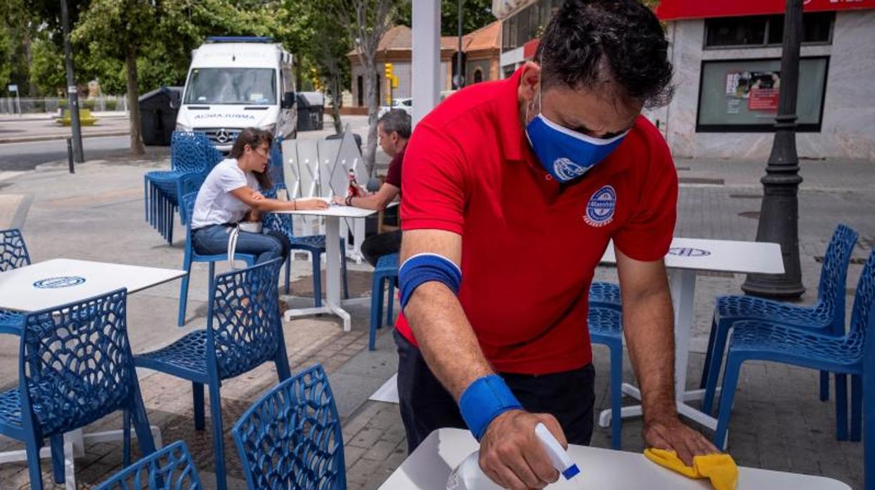 El consumo de los españoles fuera del hogar recupera casi la mitad del nivel anterior a la pandemia