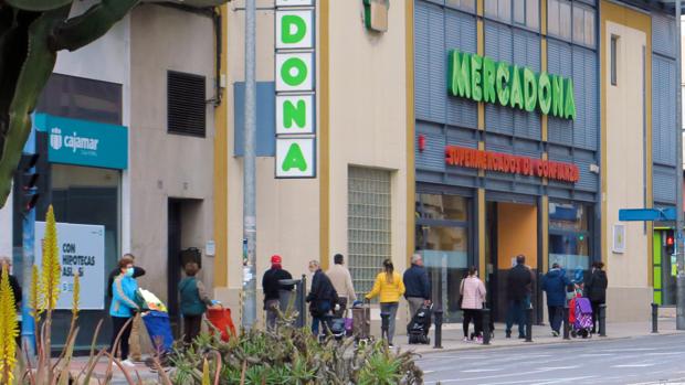 Mercadona cierra la venta de 36 supermercados al fondo LCN Capital Partners