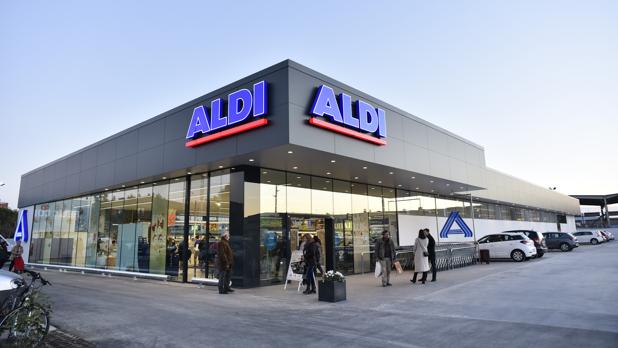 Aldi supermercados prevé contratar a más de cien trabajadores en Andalucía hasta fin de año