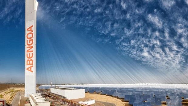 Abengoa lanza un SOS y aplaza la decisión sobre su futuro hasta el 27 de julio