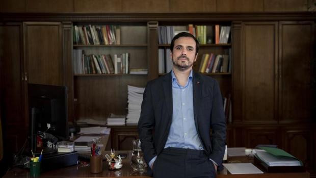 Alberto Garzón: «Subir los impuestos es una de las líneas de trabajo del Gobierno»