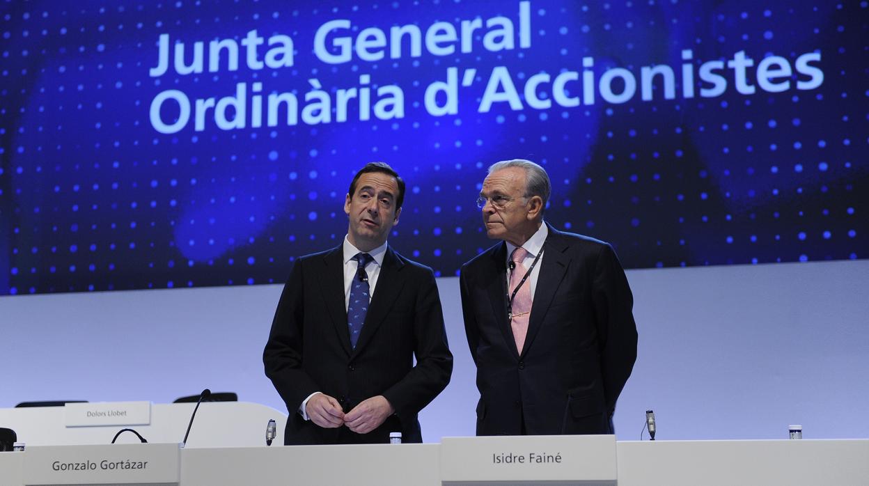 Gonzalo Gortázar (izq.), consejero delegado de Caixabank, junto a Isidro Fainé, presidente de la Fundación La Caixa