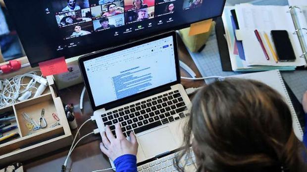 La «Generación Z» prefiere el trabajo presencial y los «millennials» el teletrabajo