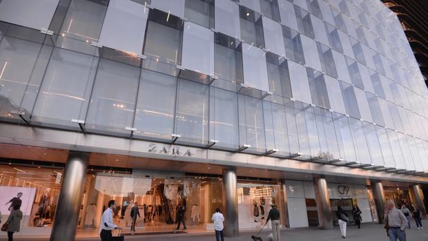 Inditex reubicará a los empleados de las tiendas que cierre en locales situados a menos de 25 kilómetros