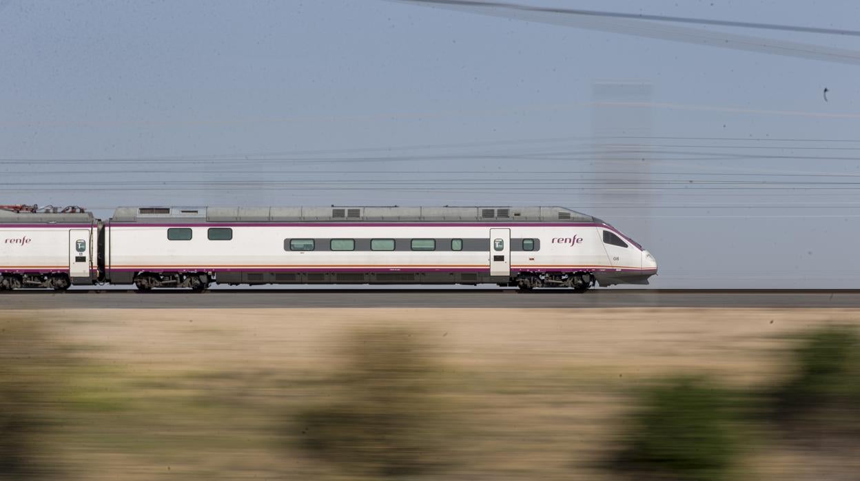 Imagen de una línea de AVE financiada con fondos europeos