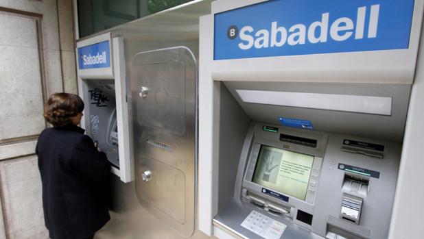 Banco Sabadell incrementa su negocio un 10% en la Territorial Sur