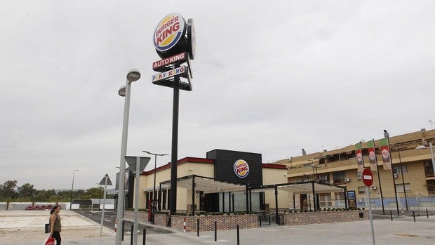 Las consecuencias del coronavirus: Burger King pide a sus clientes que hagan pedidos en McDonald's