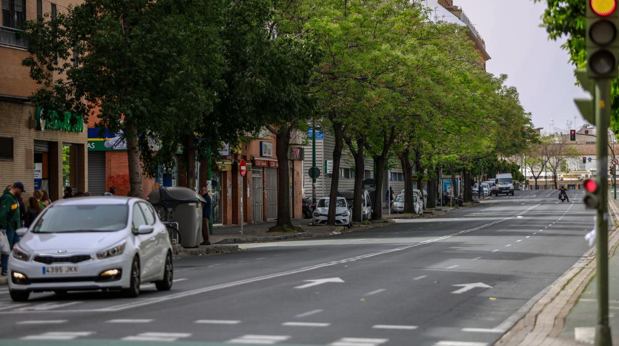 Carretera de Carmona, en Sevilla sin apenas tráfico