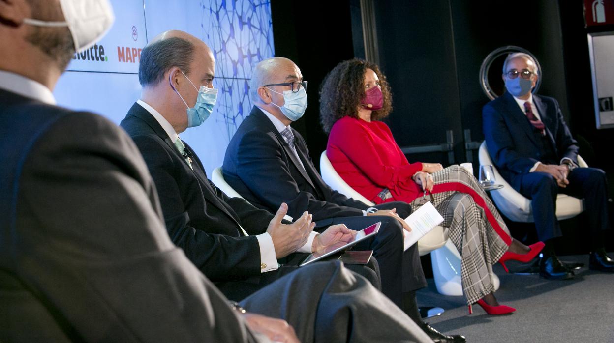 Javier Mira (SegurCaixa) - José Manuel Inchausti (Mapfre) - Jordi Montalbo (DELOITTE) - Olga Sánchez (AXA) - Rodrigo Galán (Ibercaja)