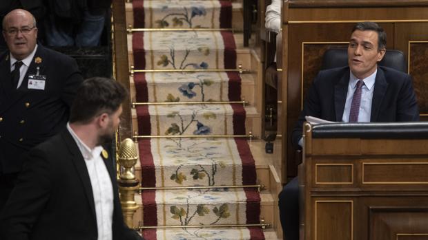 Sánchez pacta con ERC recentralizar impuestos para atacar a Madrid