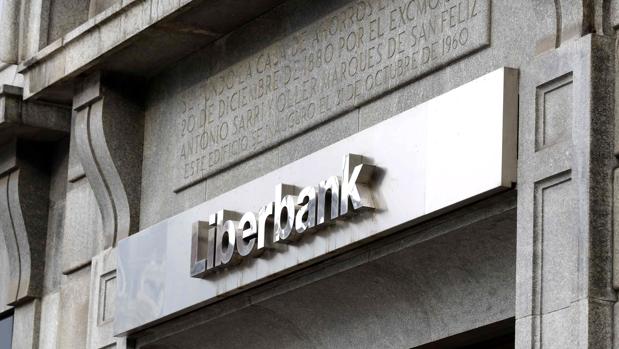 Unicaja y Liberbank revisan los últimos flecos de la fusión y prevén anunciarlo en las próximas semanas