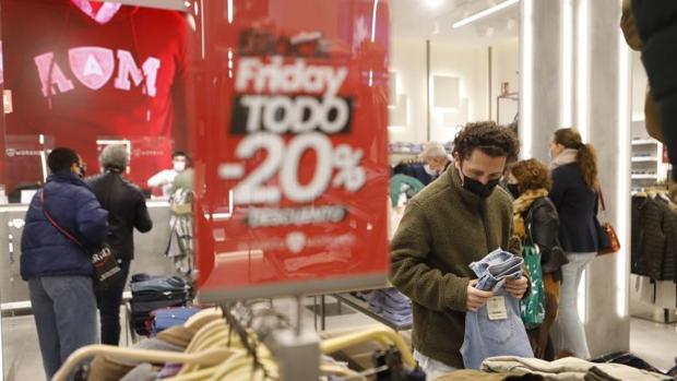 Las ventas del comercio minorista caen en noviembre un 5,8% a pesar de las rebajas del Black Friday