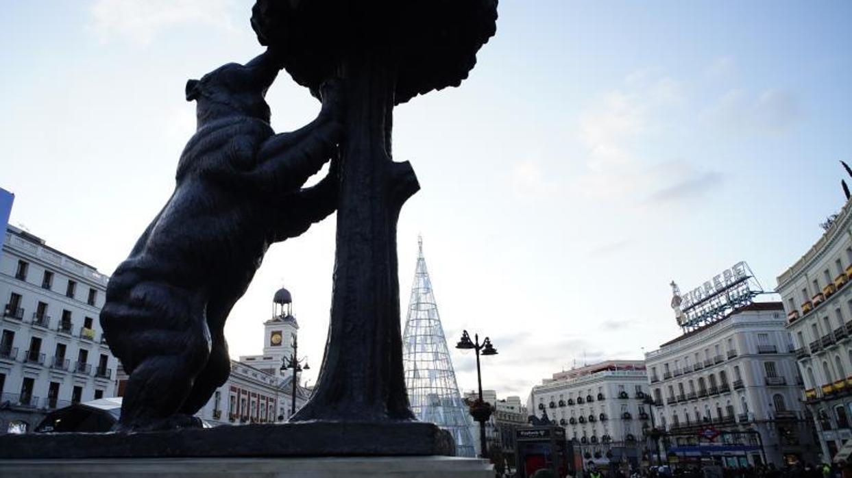 Madrid es la comunidad donde se pagan más impuestos en niveles absolutos, según el IEE