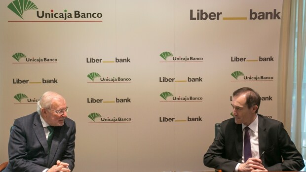 La fusión entre Unicaja y Liberbank generará un ahorro de costes de 192 millones de euros anuales