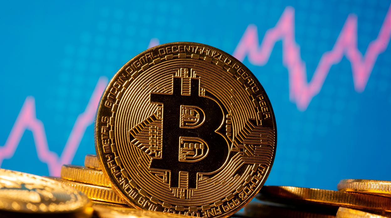 El bitcoin continúa con una escalada histórica