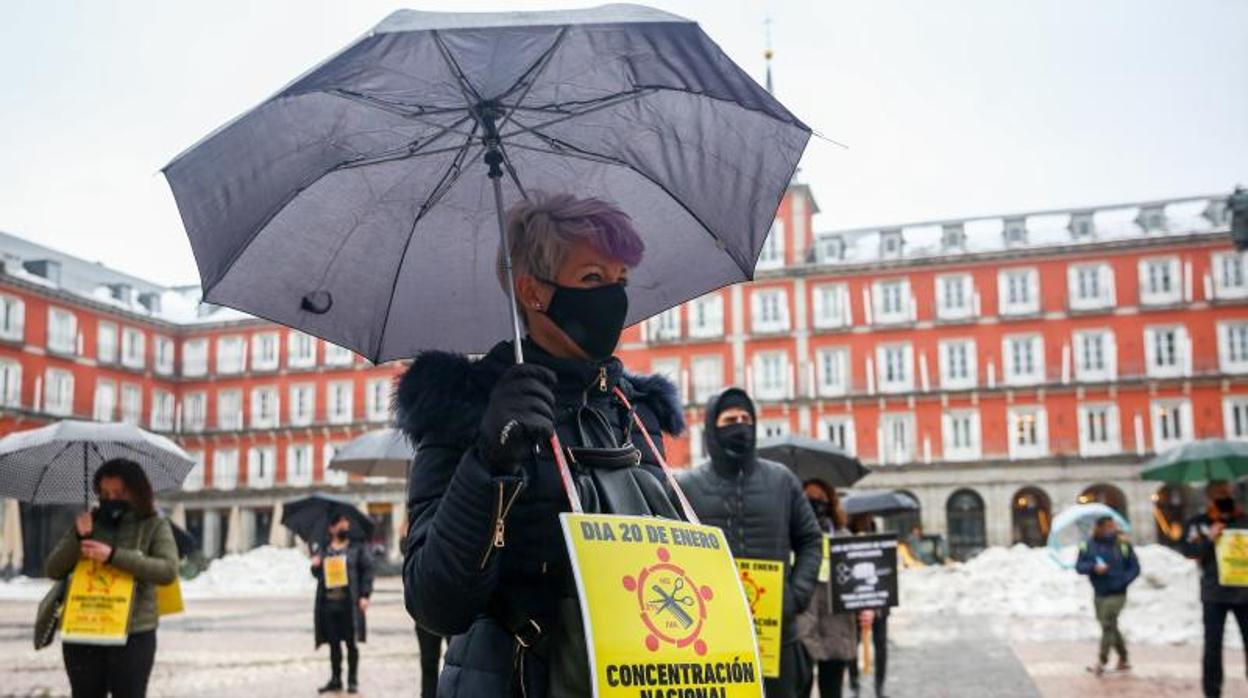 Las peluquerías españolas protestan en 77 ciudades para exigir el regreso al IVA reducido del 10%