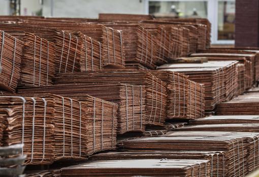 Planchas de cobre producidas en la fundición de Atlantic Cpper en Huelva