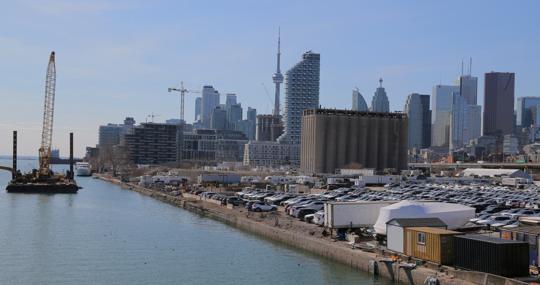 Vista de la ciudad canadiense de Ontario