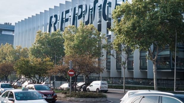 Repsol perdió 3.289 millones en un año marcado por el desplome de la demanda y de los precios