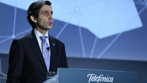 Telefónica segrega su negocio de fibra en Chile y vende el 60% de su filial a KKR por 500 millones