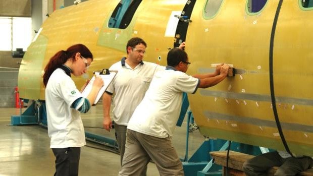 Empleo destina 1,9 millones de euros para el reciclaje  de trabajadores del sector aeroespacial