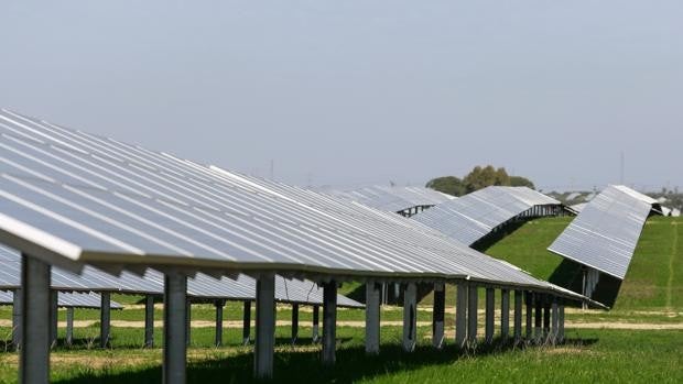 Andalucía declara de interés estratégico dos proyectos de fotovoltaicas en Sevilla y Cádiz por 261 millones