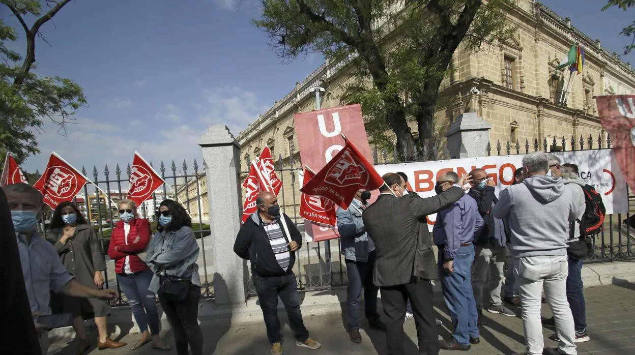 Manifestación de los trabajadores de Abengoa esta semana ante el Parlamento andaluz