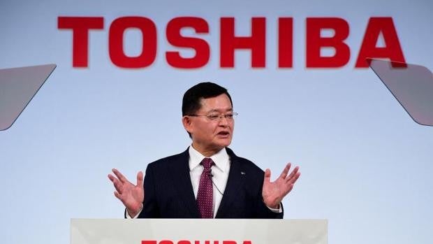 Dimite el consejero delegado de Toshiba tras la oferta del fondo CVC