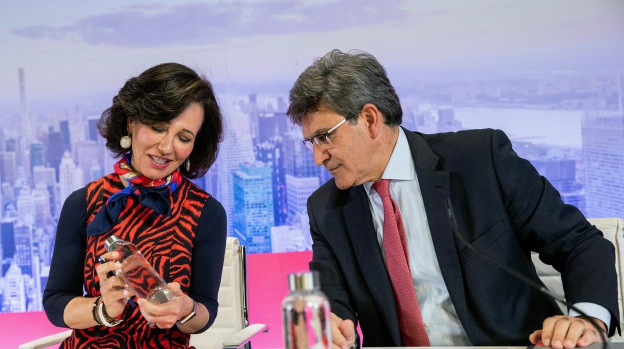 Ana Botín, presidenta de Banco Santander, y José Antonio Álvarez, consejero delegado, en una imagen de archivo