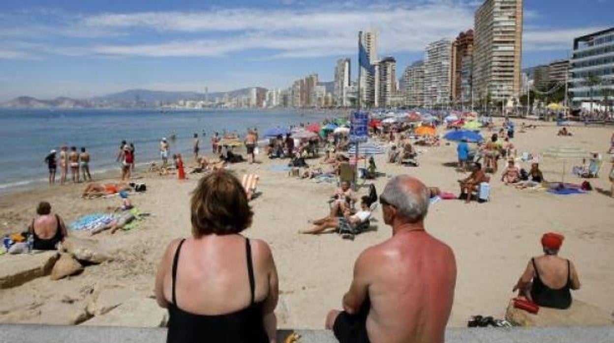 Dos turistas en Benidorm