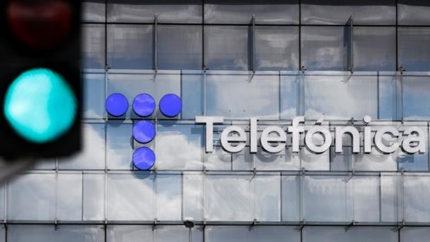 Telefonica cierra la venta de las torres Telxius en Latinoamérica y reduce 8.900 millones de deuda en dos días