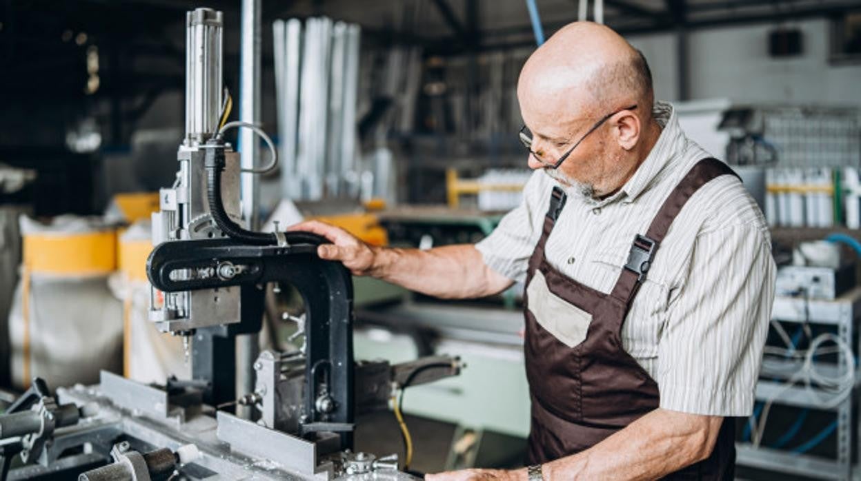 Las empresas deberán contratar a una mujer si jubilan antes de los 68 años a un empleado