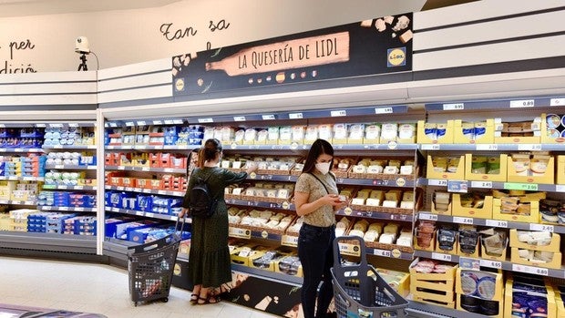 Lidl creó 2.000 nuevos empleos en España en 2020 e incrementó un 13% sus compras nacionales