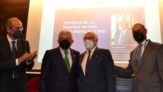 El Instituto Andaluz de Analistas Financieros otorga la Insignia de Oro al abogado y economista Juan María Nin