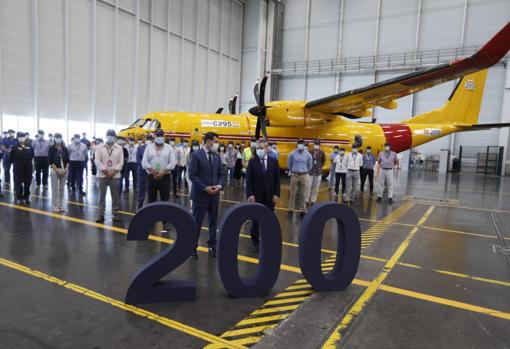 Foto de grupo al finalizar la ceremonia de entrega