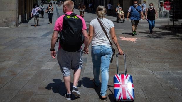 El potencial británico como turista de compras tras el Brexit: seis de cada diez gastarán un 50% más