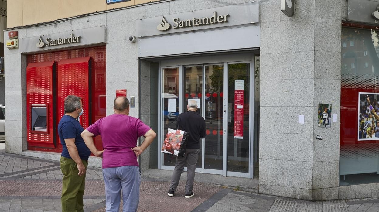 Una oficina del Santander en Madrid