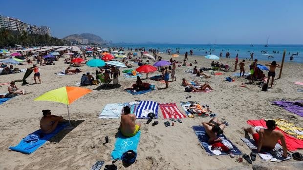 España pierde 5 millones de turistas y 6.000 millones de gasto turístico en el primer semestre
