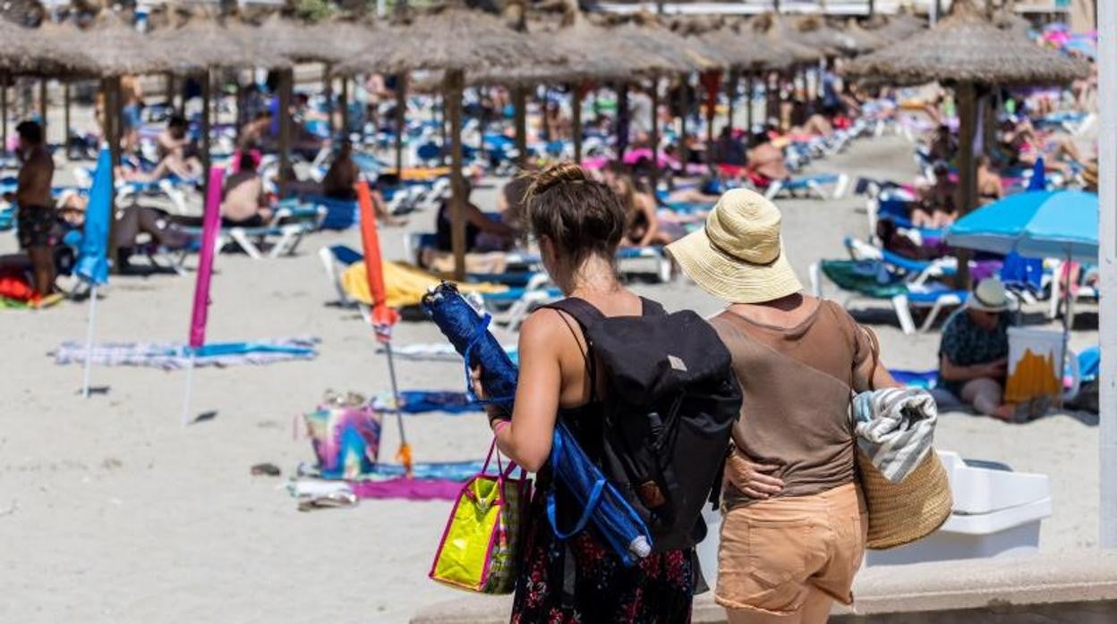 A la playa con la toalla, la crema y el 5G: Telefónica instala esta tecnología en 150 zonas costeras españolas