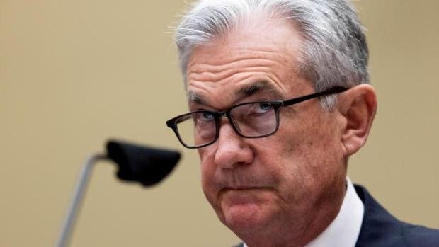 Powell apoya empezar a retirar estímulos este año si continúa la recuperación