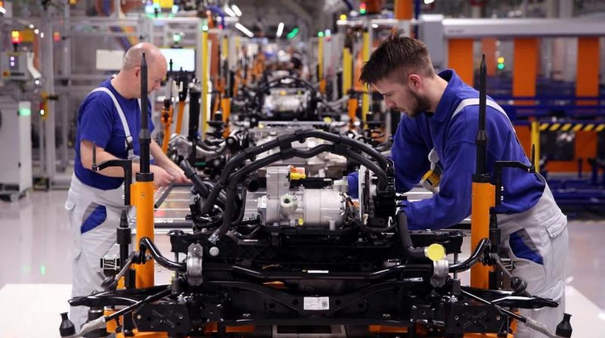 Jornada reducida y formación dual, la receta alemana de éxito contra el paro