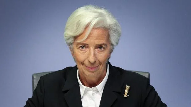Lagarde llama a los bancos centrales a no «sobre reaccionar» a la inflación