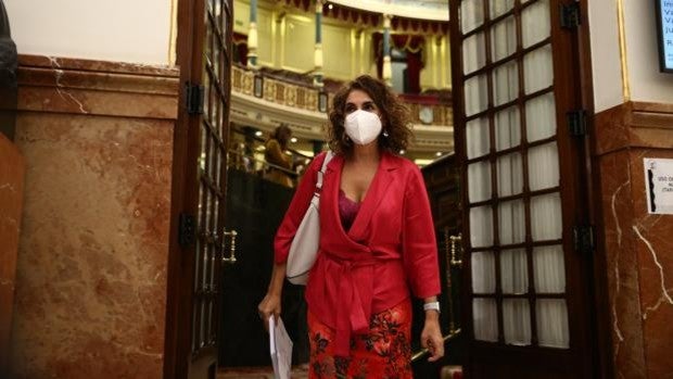 El Gobierno planea castigar a la banca y las petroleras con un tipo mínimo en Sociedades del 18%