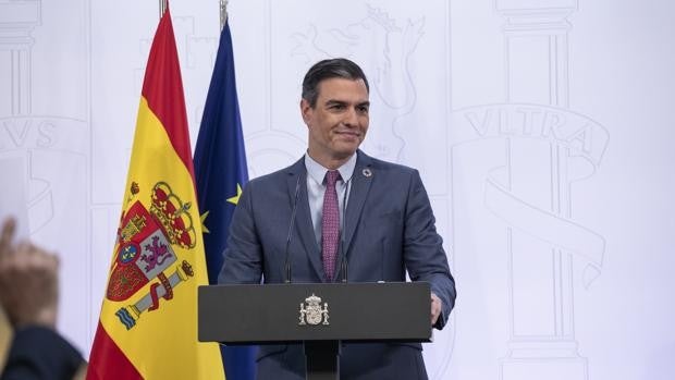 Sánchez se queda solo en su optimismo de fuerte recuperación