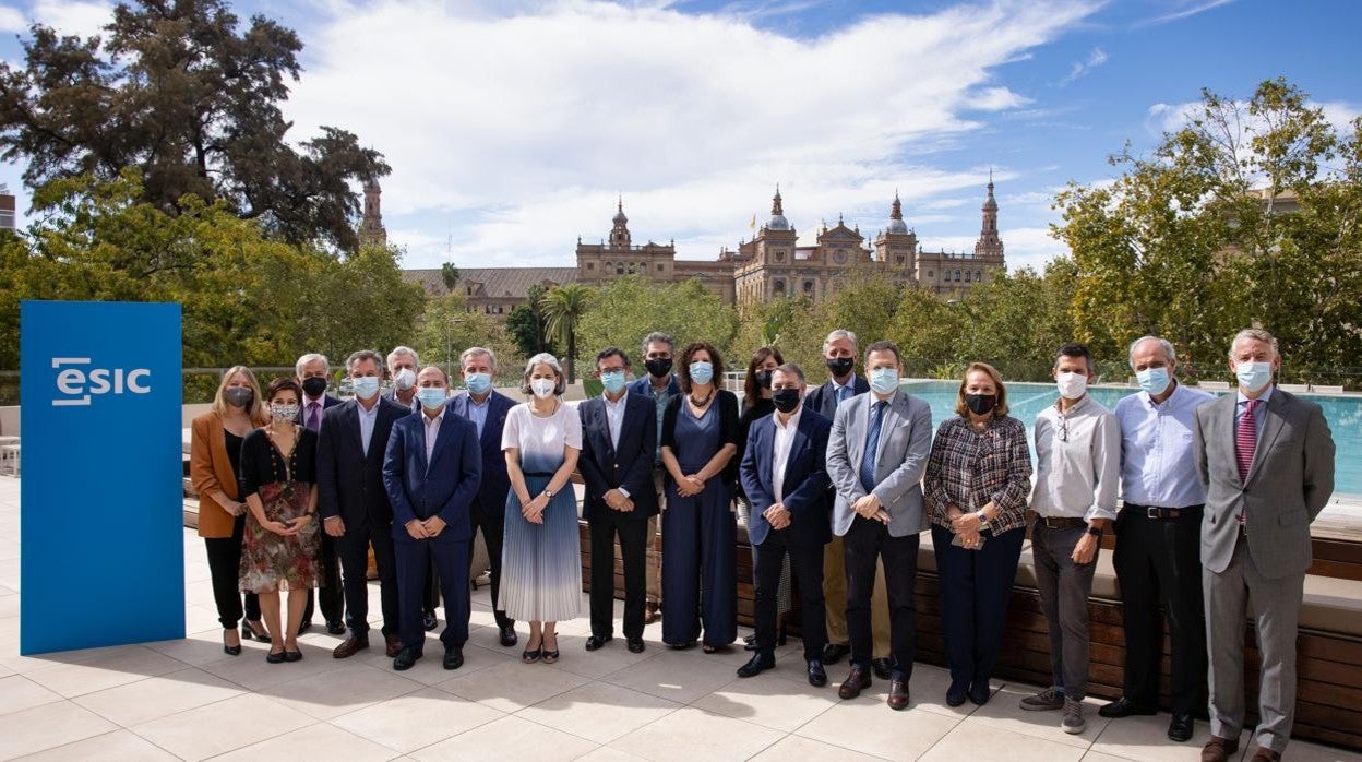 Los miembros del jurado de los Premios Aster Andalucía Occidental de ESIC