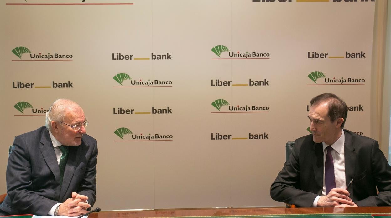 Manuel Azuaga y Manuel Menéndez, presidente y CEO de Unicaja Banco