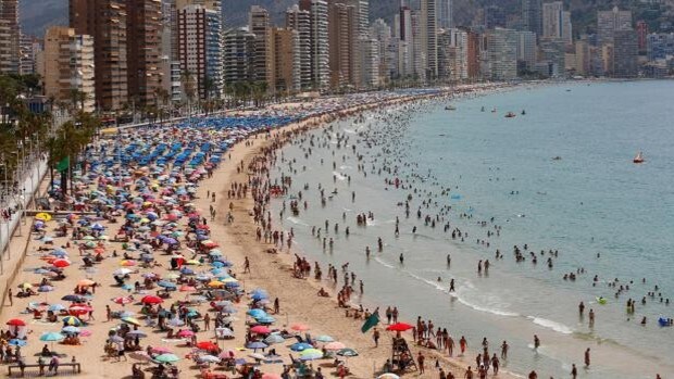 España cerró el verano con 16,5 millones de turistas, menos de los 18 que pronosticaba el Gobierno