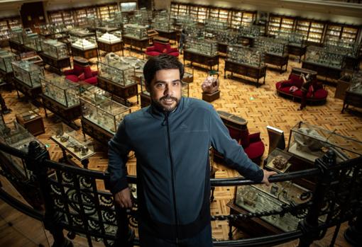 Roberto Martínez Orío, jefe de área de Recursos Minerales del Instituto Geológico y Minero de España, en el Museo